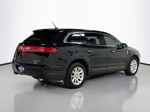 2018 Lincoln MKT Livery