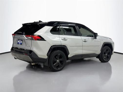 2021 Toyota RAV4 Hybrid SE