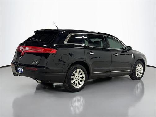 2018 Lincoln MKT Livery
