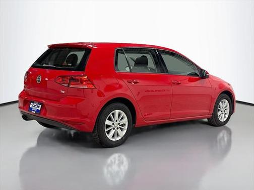 2017 Volkswagen Golf TSI S 4-Door