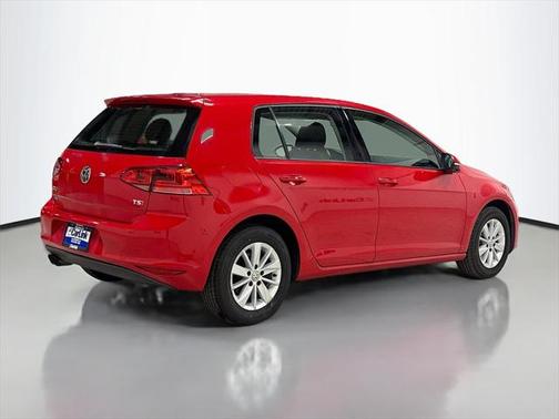 2017 Volkswagen Golf TSI S 4-Door