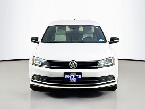 Pure White 2016 Volkswagen Jetta 1.8T Sport