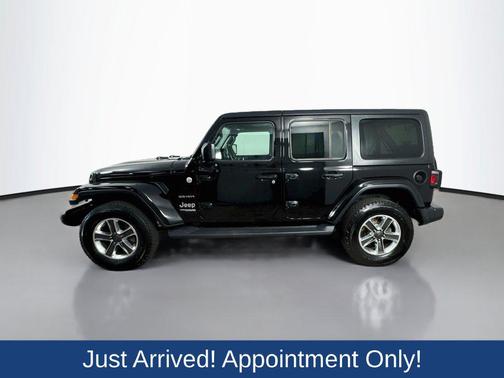 Black Clearcoat 2018 Jeep Wrangler Unlimited Sahara
