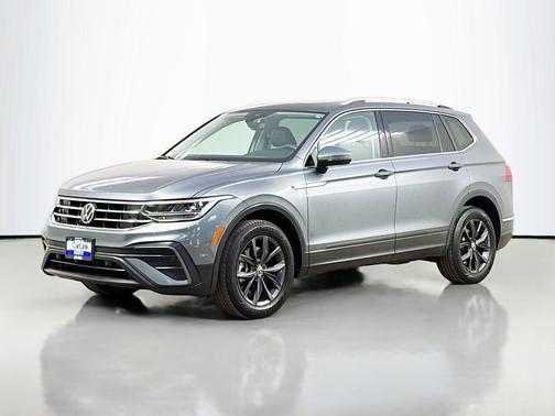 Platinum Gray Metallic 2022 Volkswagen Tiguan 2.0T SE 4MOTION