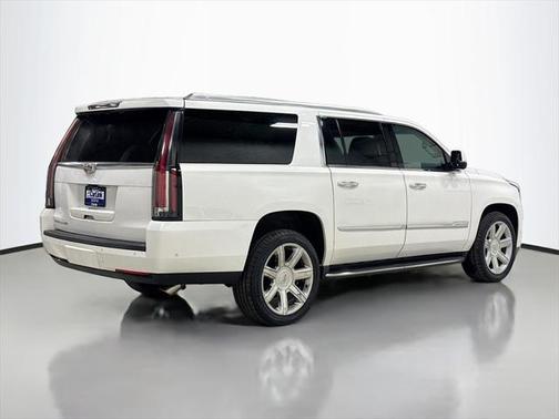 2017 Cadillac Escalade ESV Luxury