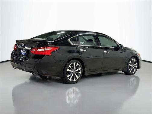 2016 Nissan Altima 2.5 SR