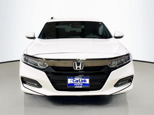 Platinum White Pearl 2018 Honda Accord Sport