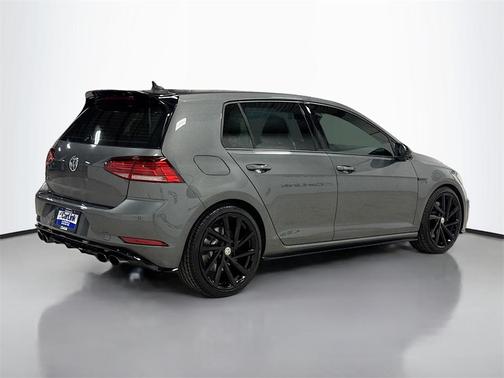2018 Volkswagen Golf R 2.0T DSG