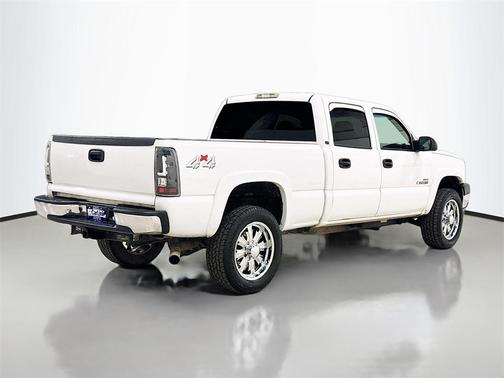 2004 Chevrolet Silverado 2500 LT H/D Crew Cab
