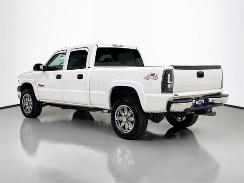 2004 Chevrolet Silverado 2500 LT H/D Crew Cab