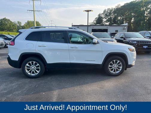 Bright White Clearcoat 2019 Jeep Cherokee Latitude