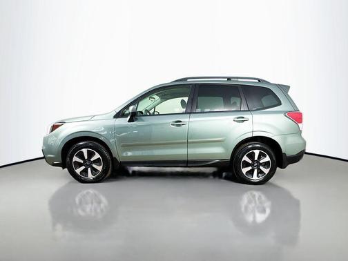 Jasmine Green Metallic 2018 Subaru Forester 2.5i Premium