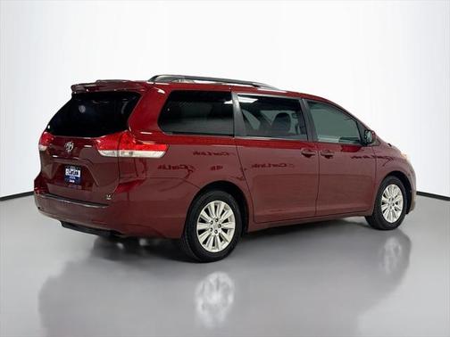 2014 Toyota Sienna LE