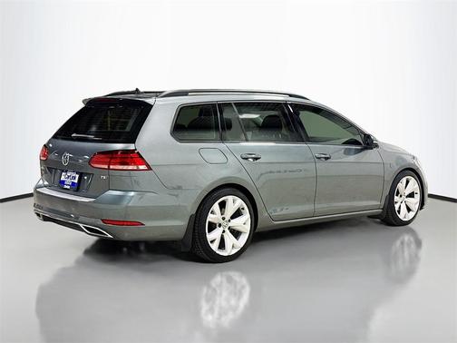 2018 Volkswagen Golf SportWagen TSI S