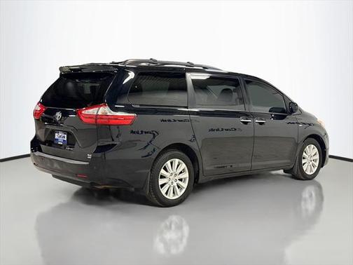 2017 Toyota Sienna XLE Premium