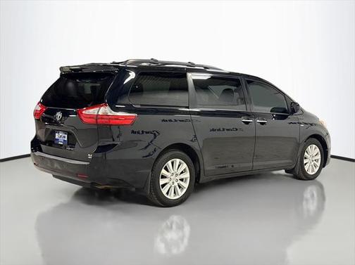 2017 Toyota Sienna XLE Premium