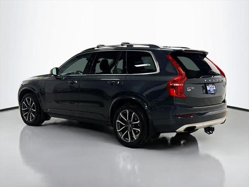 2017 Volvo XC90 T6 Momentum