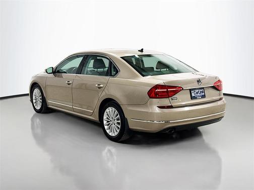 2016 Volkswagen Passat 1.8T SE