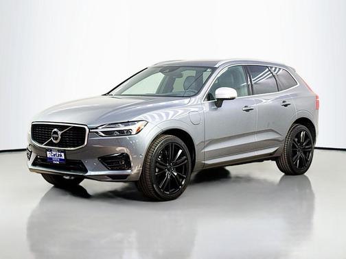Gray Metallic 2019 Volvo XC60 Recharge Plug-In Hybrid T8 R-Design