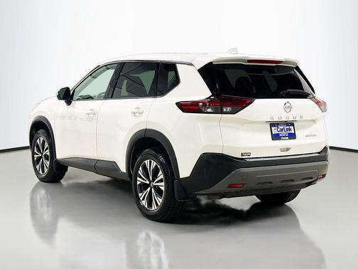 Pearl White Tricoat 2021 Nissan Rogue SV