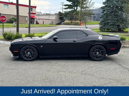 Pitch Black Clearcoat 2015 Dodge Challenger R/T Scat Pack