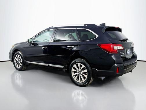 Crystal Black Silica 2018 Subaru Outback 3.6R Touring