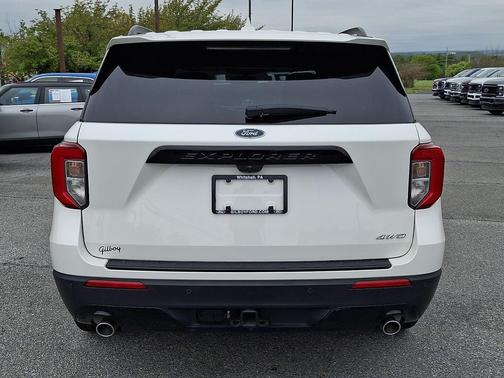 Star White Metallic Tri-Coat 2022 Ford Explorer ST-Line