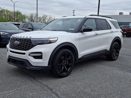 Star White Metallic Tri-Coat 2022 Ford Explorer ST-Line