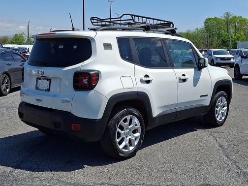 Alpine White 2018 Jeep Renegade Latitude