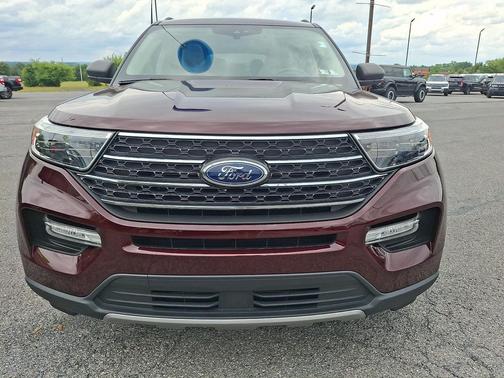 Burgundy Velvet Tinted Clearcoat 2022 Ford Explorer XLT