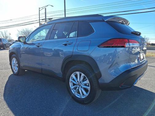 2024 Toyota Corolla Cross LE