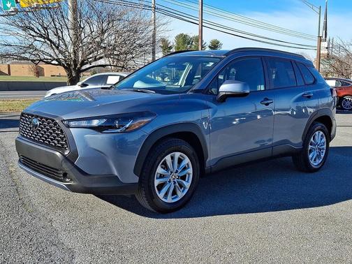 2024 Toyota Corolla Cross LE