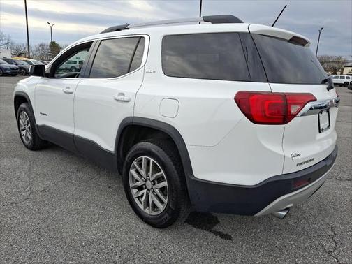 2017 GMC Acadia SLE-2