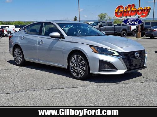 Brilliant Silver Metallic 2023 Nissan Altima 2.5 SL