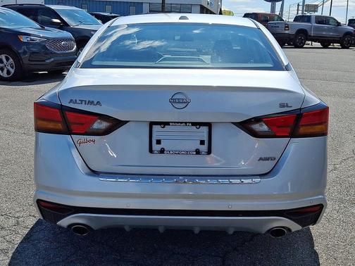 Brilliant Silver Metallic 2023 Nissan Altima 2.5 SL