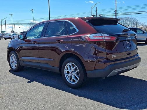 Burgundy Velvet Metallic Tinted Clearcoat 2022 Ford Edge SEL