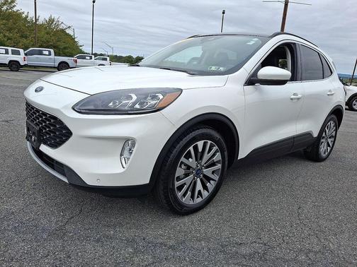 2022 Ford Escape Titanium