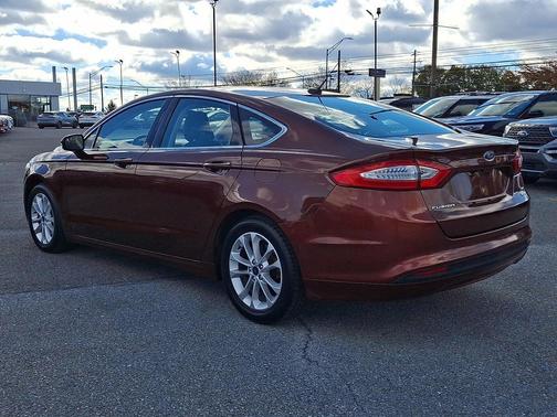 2015 Ford Fusion SE