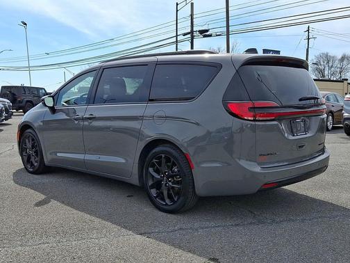 2025 Chrysler Pacifica Limited