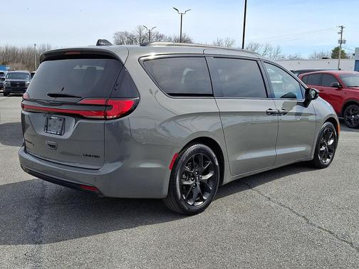 2025 Chrysler Pacifica Limited
