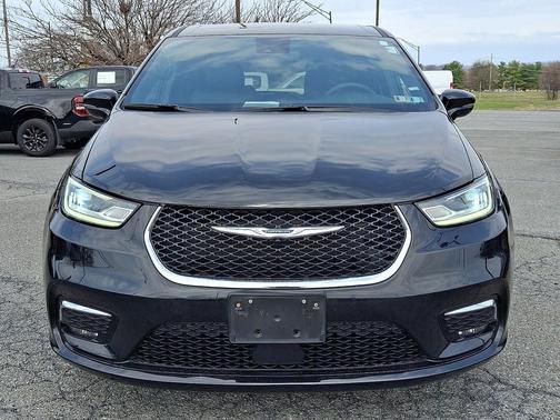 2025 Chrysler Pacifica L