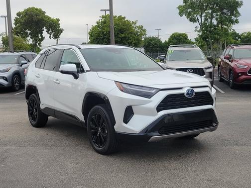 2023 Toyota RAV4 Hybrid SE