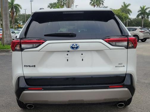2023 Toyota RAV4 Hybrid SE