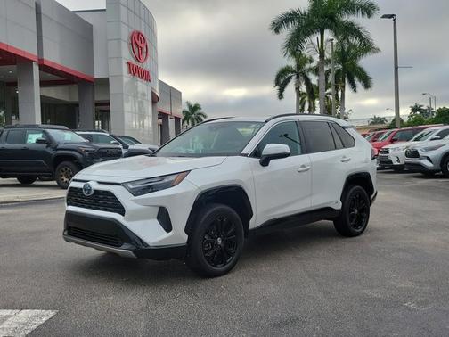 2023 Toyota RAV4 Hybrid SE