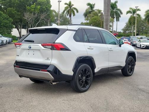 2023 Toyota RAV4 Hybrid SE