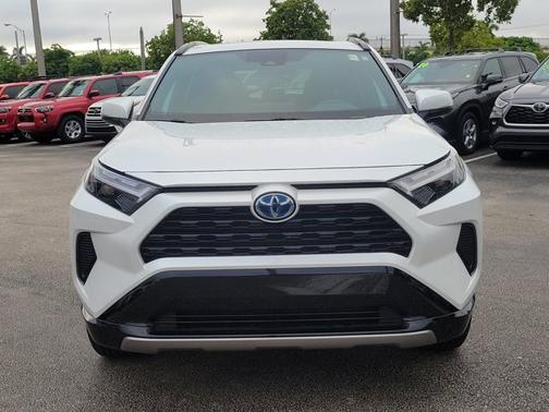 2023 Toyota RAV4 Hybrid SE