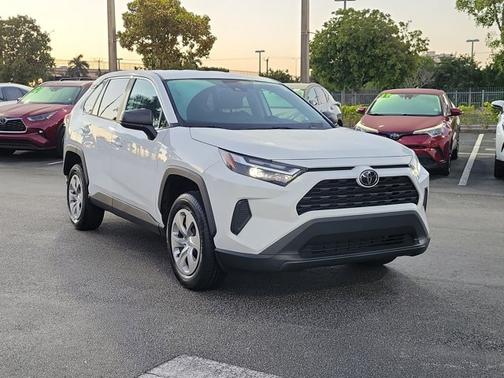 2023 Toyota RAV4 LE
