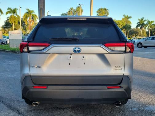 2024 Toyota RAV4 Hybrid XLE