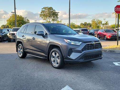 2023 Toyota RAV4 XLE