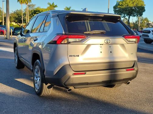 2023 Toyota RAV4 LE